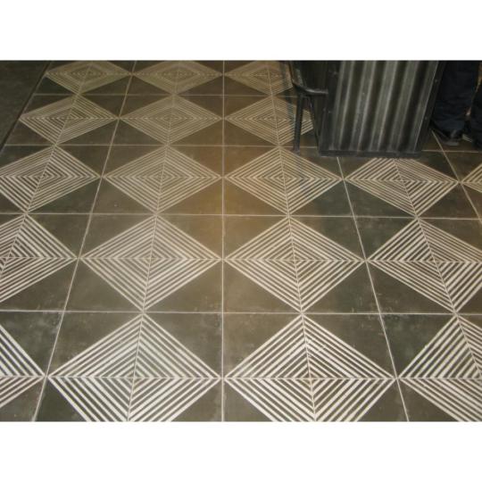 art deco sotet vintage padlolap jarolap fekete regies padloburkolat regies antikolt patinas fagyallo kuteri nappali konyha haloszoba rombusz alakzat.jpg